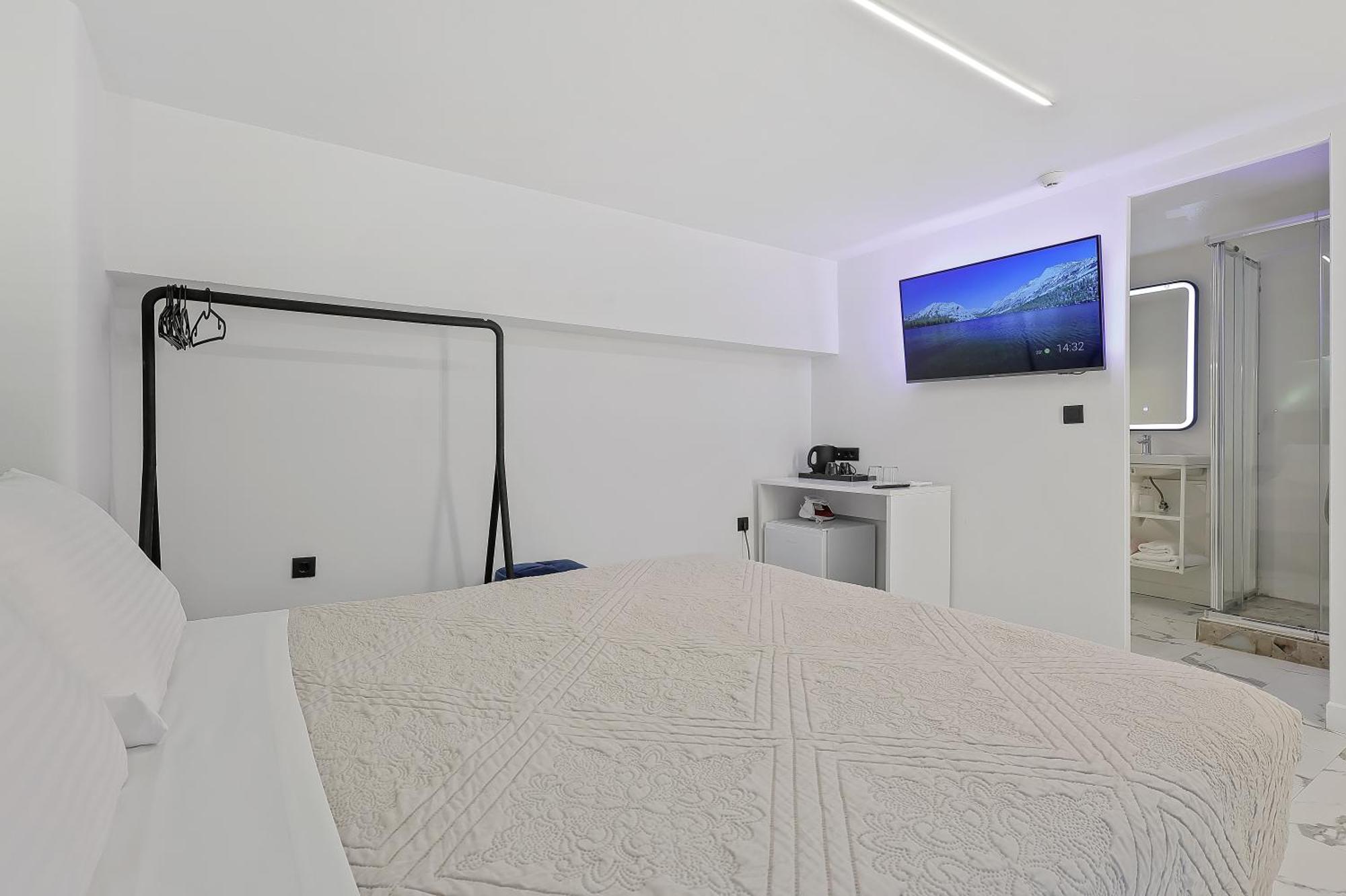 Your Cube Place At Ermou - Plaka Athens Ngoại thất bức ảnh